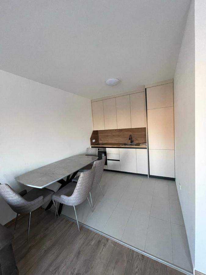 Shooter Apartments Ferizaj Exteriör bild
