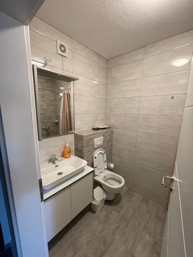 Shooter Apartments Ferizaj Exteriör bild